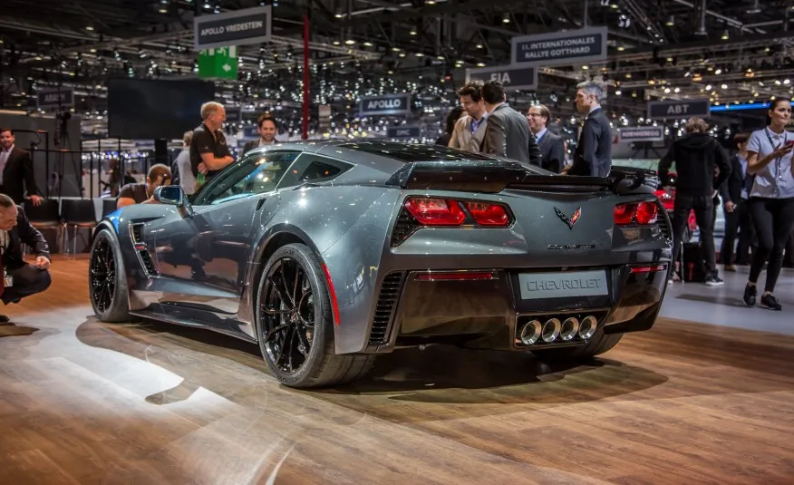 2017 Corvette Grand Sport, General Motors press photo 8 of 19