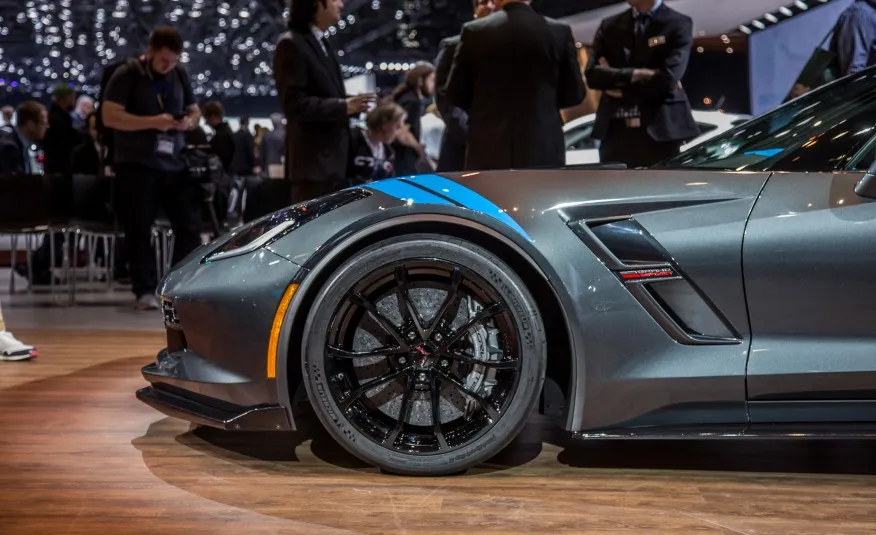 2017 Corvette Grand Sport, General Motors press photo 12 of 19